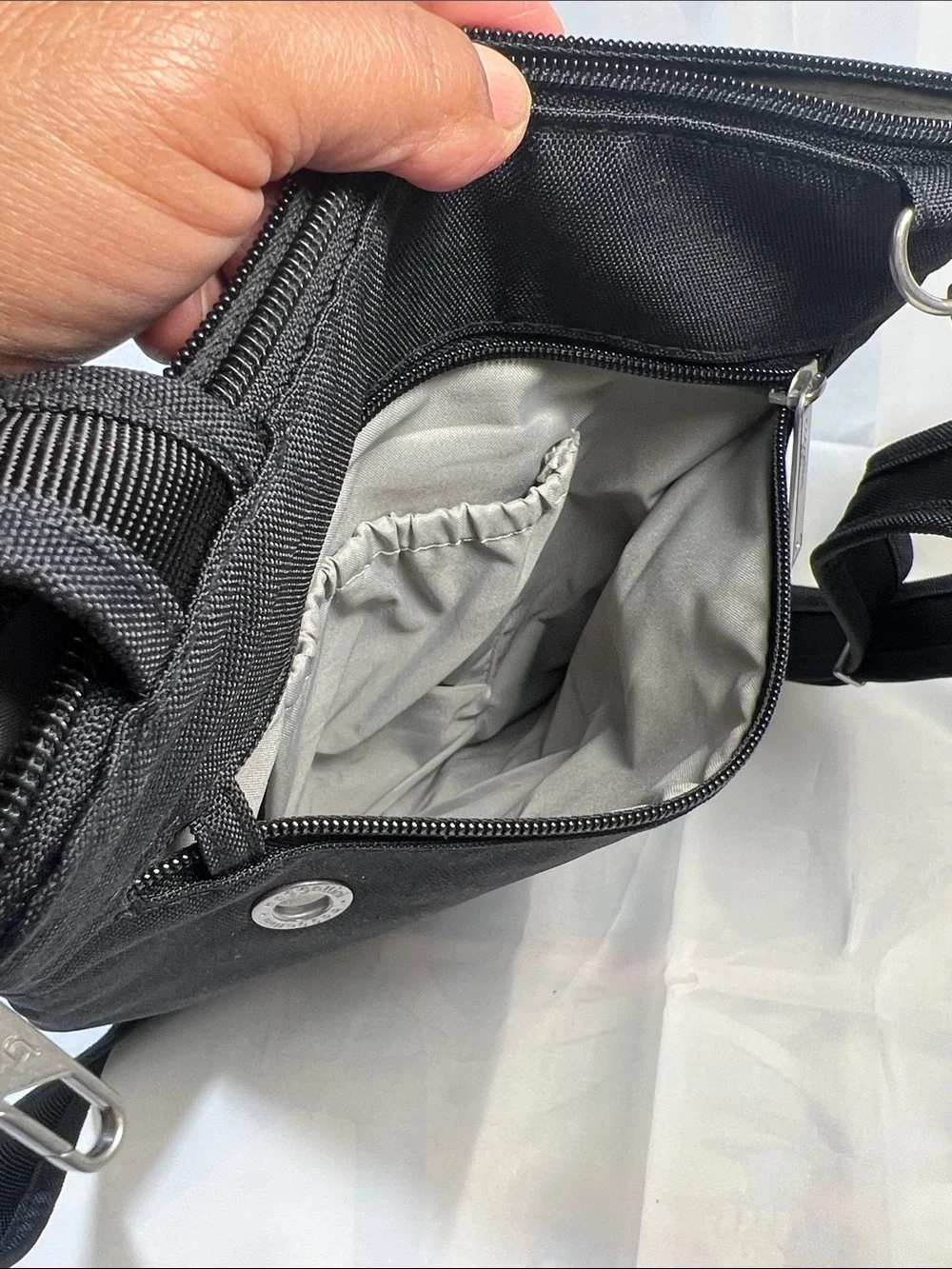 Baggallini Black and Gray Textured Crossbody Messenger
